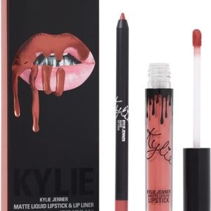 Kylie Jenner - Matte Liquid Lipstick & Lip Liner